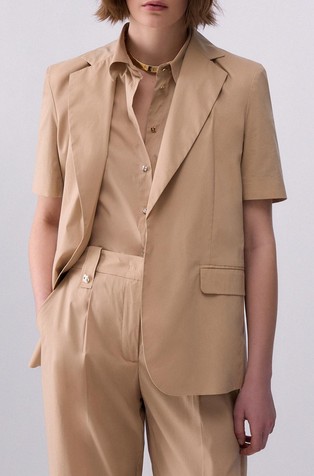 Suknjič s kratkimi rokavi in pasom