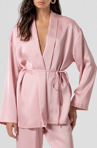 Satenast suknjič v slogu kimona s tankim pasnim trakom