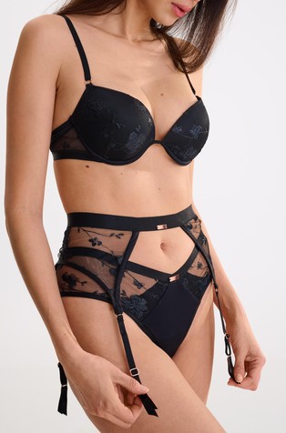 Passion suspender belt