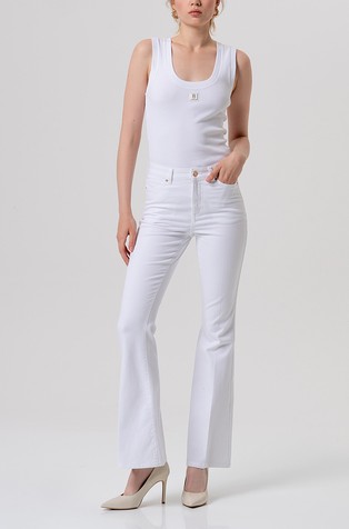 Slim fit jeans hlače z zvončastimi hlačnicami