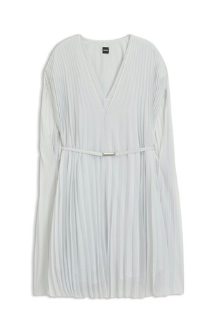 Večslojna plisirana obleka z ogrinjalom