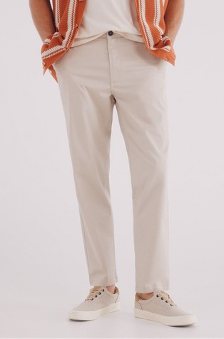 Slim fit bombažne chino hlače