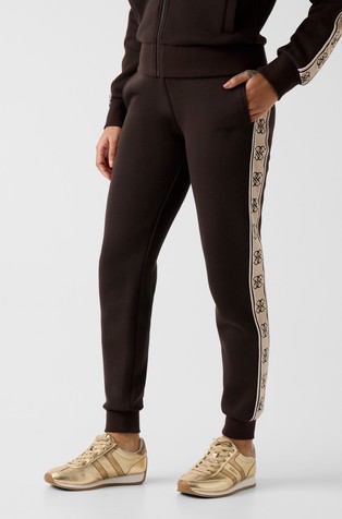 Trenirka z logo trakom