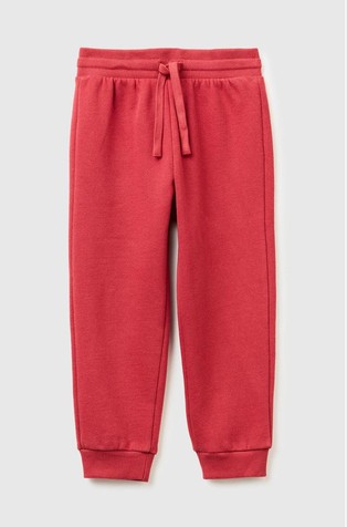 Trenirka z zatezno vrvico in flisirano notranjostjo