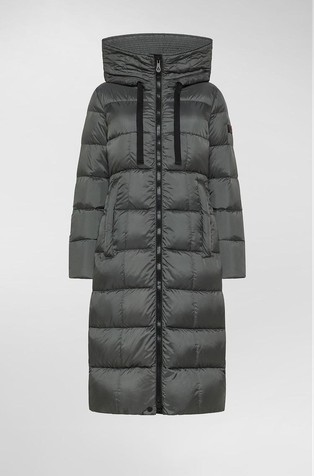 Dolga prešita puhovka s kapuco