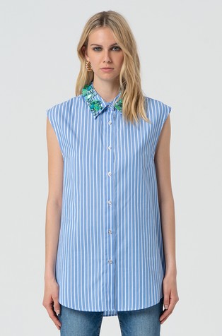 Sleeveless shirt with colorfull stones