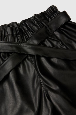 BENETTON Kratke hlače iz umetnega usnja Črna - Black 3