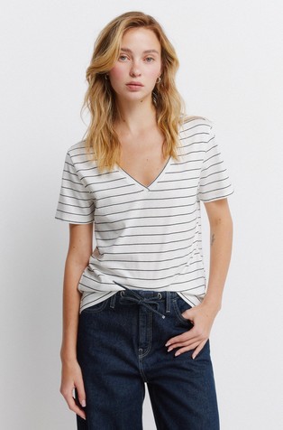 Cotton basic V-neck T-shirt