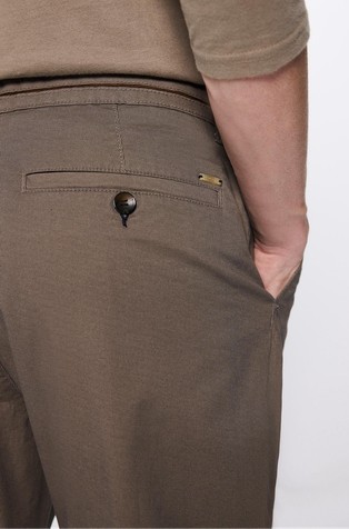 SPRINGFIELD Slim fit chino hlače z mikro vzorcem Rjava - Brown 5