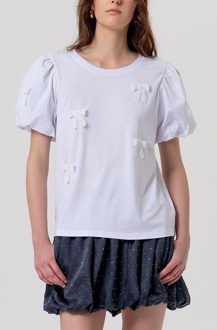 T-shirt with bows applied and puff sleeves