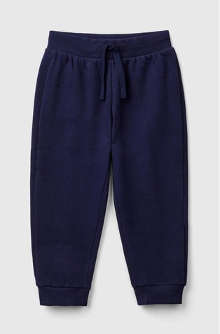 Trenirka z zatezno vrvico in flisirano notranjostjo