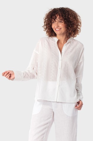 Delno prosojna srajca z vezenimi detajli