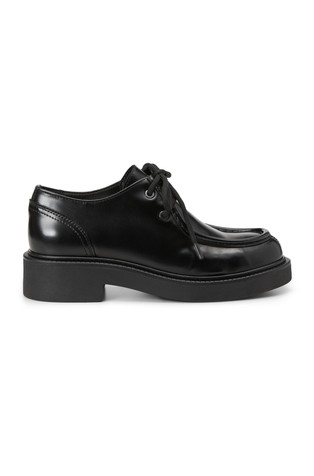 Derby lace-ups in shiny leather
