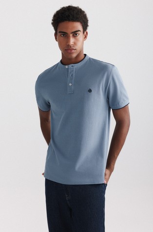 Slim fit polo majica z mandarin ovratnikom iz bombažnega pikéja