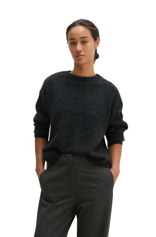 Loose-fitting sweater in merino wool