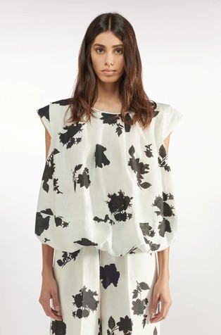 Wide fit linen blouse with floral print