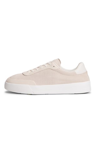 Usnjene superge s perforacijami