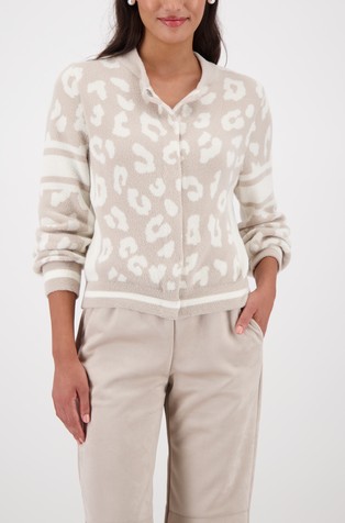 Kosmatena jopa z leopardjim vzorcem in črtami