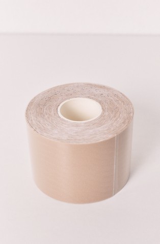 Dvostranski lepilni trak za dekoltirana oblačila