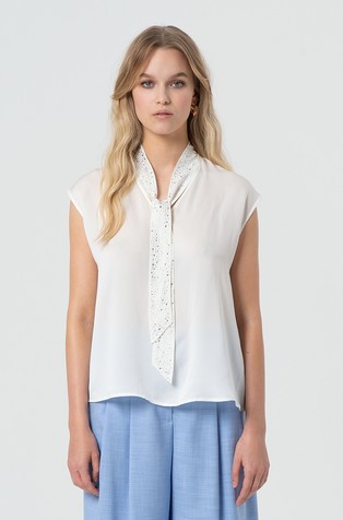 Blouse with sash in viscose and silk