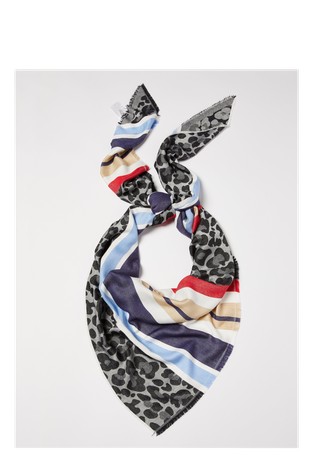 Patterned viscose stole