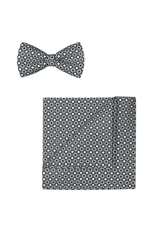 Bow tie and pocket square set