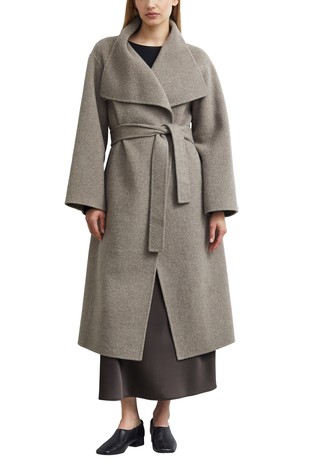 High-quality belted double-faced coat made of a wool blend