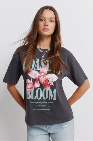 Majica s tropskim potiskom