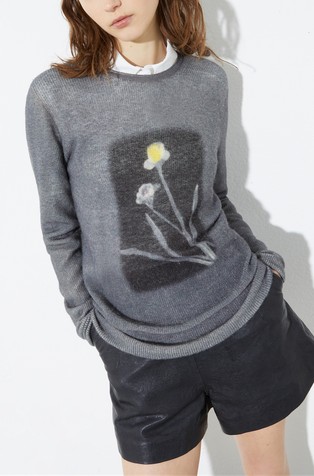 Pleten pulover iz mešanice volne in alpake z motivom rože