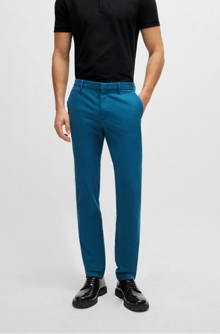 Slim fit chinos in a stretch-cotton blend