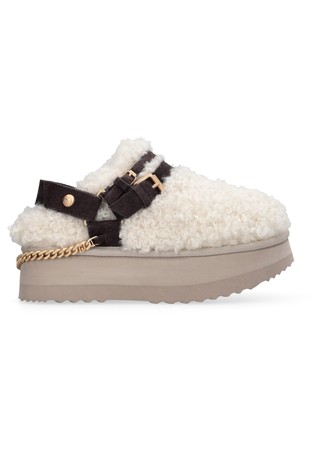 Curly faux fur sabot