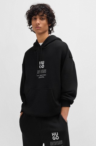 Oversize fit pulover iz bombažne mešanice s potiskom na hrbtu