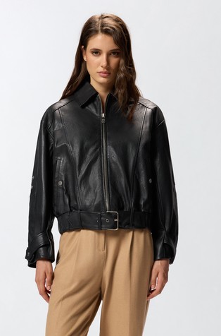 Usnjena jakna z vezenino na zadnji strani