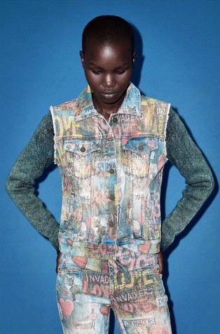 Printed denim jacket with ribbed sleeves