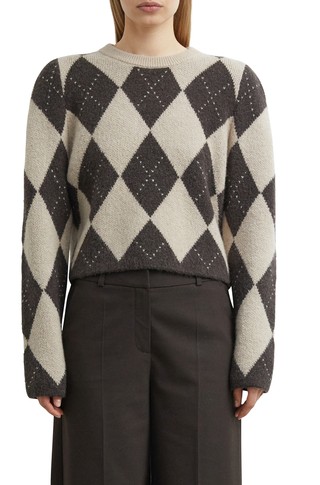 Knitted pullover with pattern