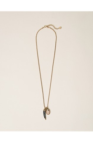 Long necklace with pendants