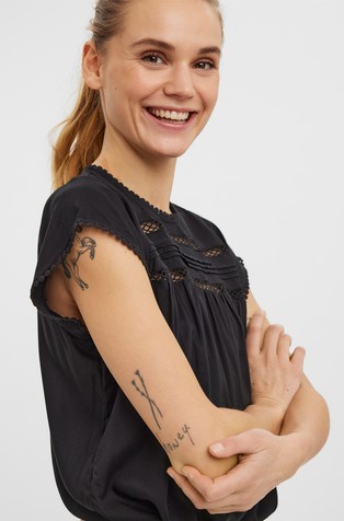 VERO MODA VMDEBBIE Top with lace details Black 4