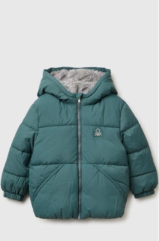 Prešita bunda s kapuco in kosmateno podlogo