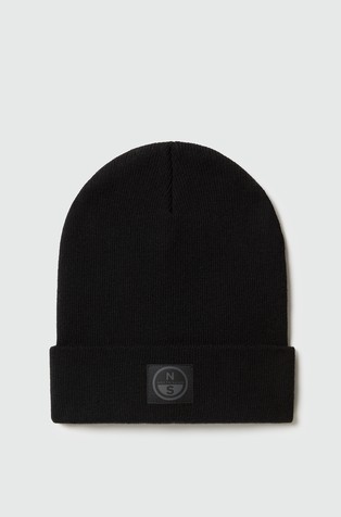 Pletena kapa z našitkom