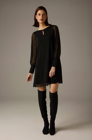 Mrežasta obleka z okrasnimi kamenčki