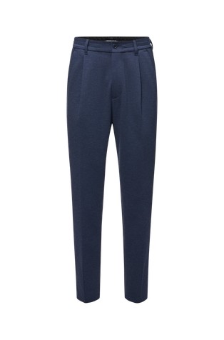 Regular fit hlače z gubami iz jerseya