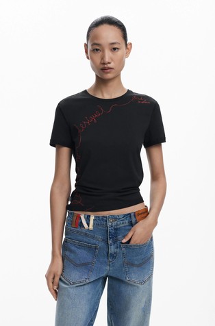 T-shirt with embroidered lettering