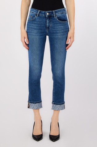 Slim fit cropped jeans hlače z okrasnimi kamenčki