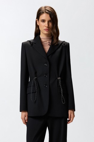 Suknjič s kapuco in zatezno vrvico v pasu