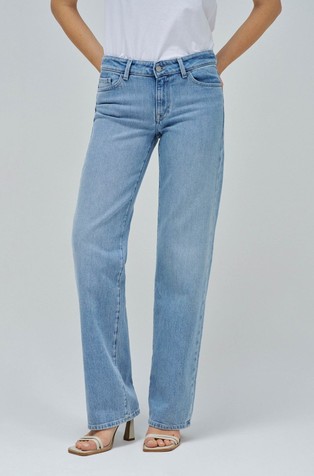 Low rise straight jeans