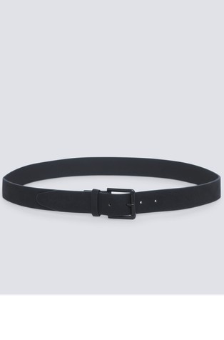 Pas iz umetnega usnja s kovinsko zaponko