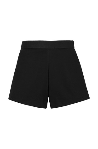 CALVIN KLEIN Relaxed fit kratke hlače iz viskozne mešanice z gubami Črna - Black 5
