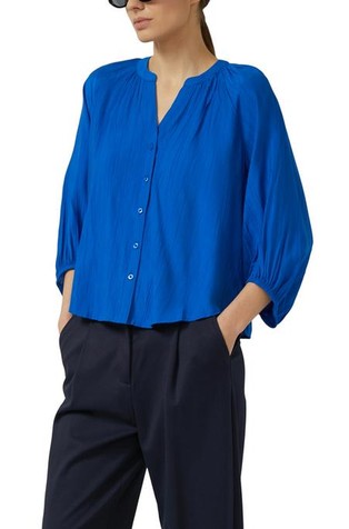 Structured blouse with wide sleeves