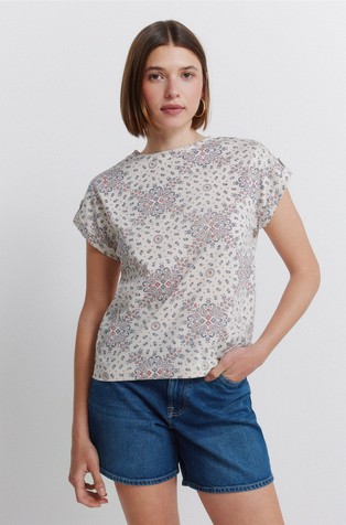 Folded sleeve T-shirt with pattern