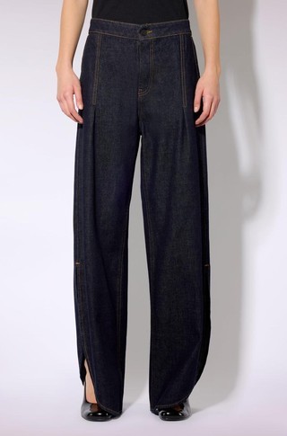 Jeans hlače z visokim razporkom na hlačnicah